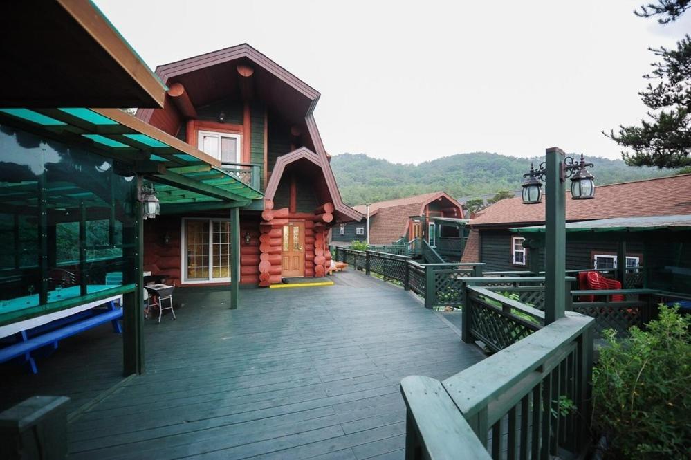 Boryeong Rich Valley Log Village Pension 客房 照片